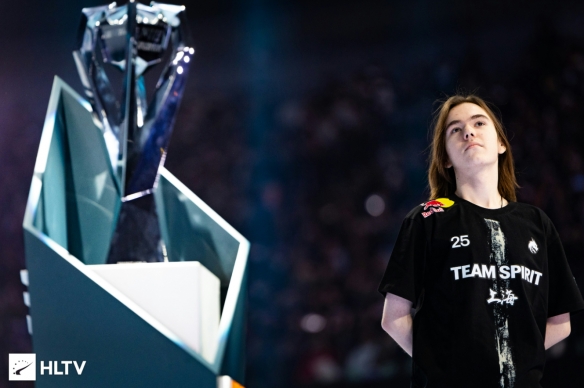 【lpl战报】TES 2-1 LNG：TES成功让一追二收获六连胜 北上还在继续